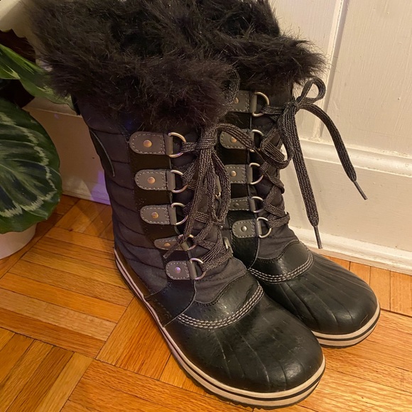 Sorel Unisex Tofino 2 faux fur snowboots - Picture 2 of 8